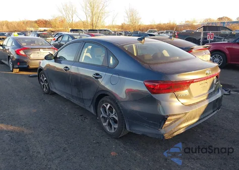 2021 Kia Forte Lxs z USA, uszkodzony, nr VIN 3KPF24AD8ME286433